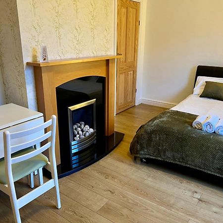 Housefield Stay, Room 4 Stoke-on-Trent Exterior foto